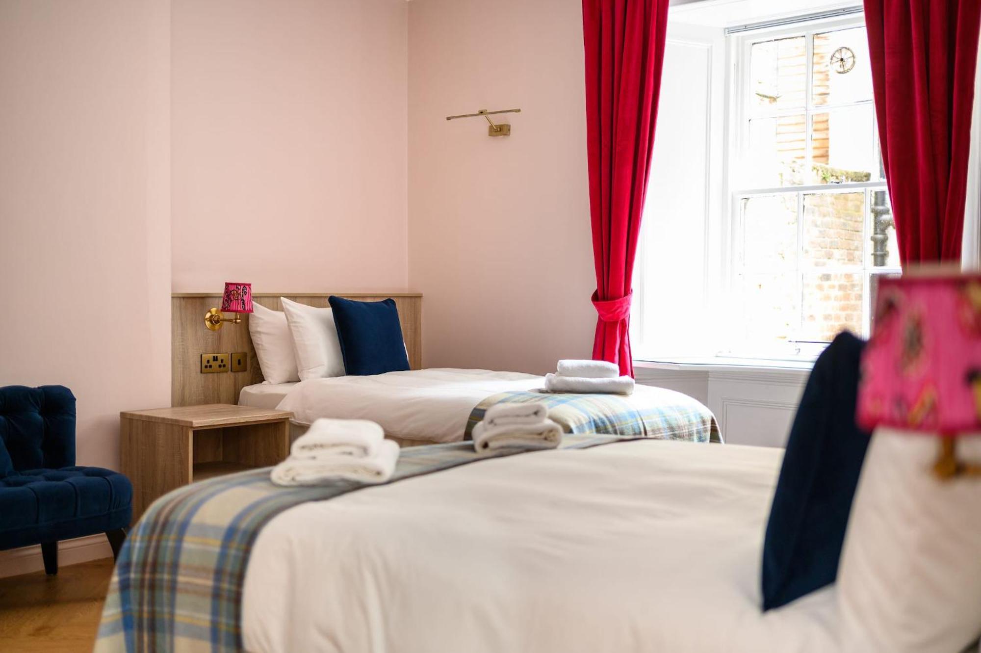 Queen Charlotte Guesthouse エディンバラ エクステリア 写真