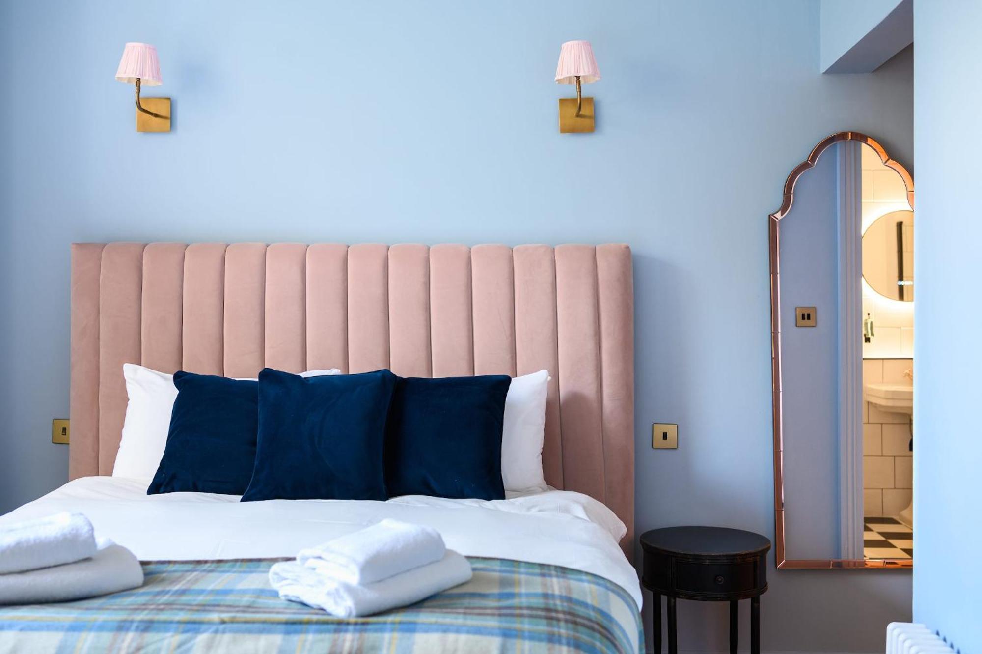 Queen Charlotte Guesthouse エディンバラ エクステリア 写真