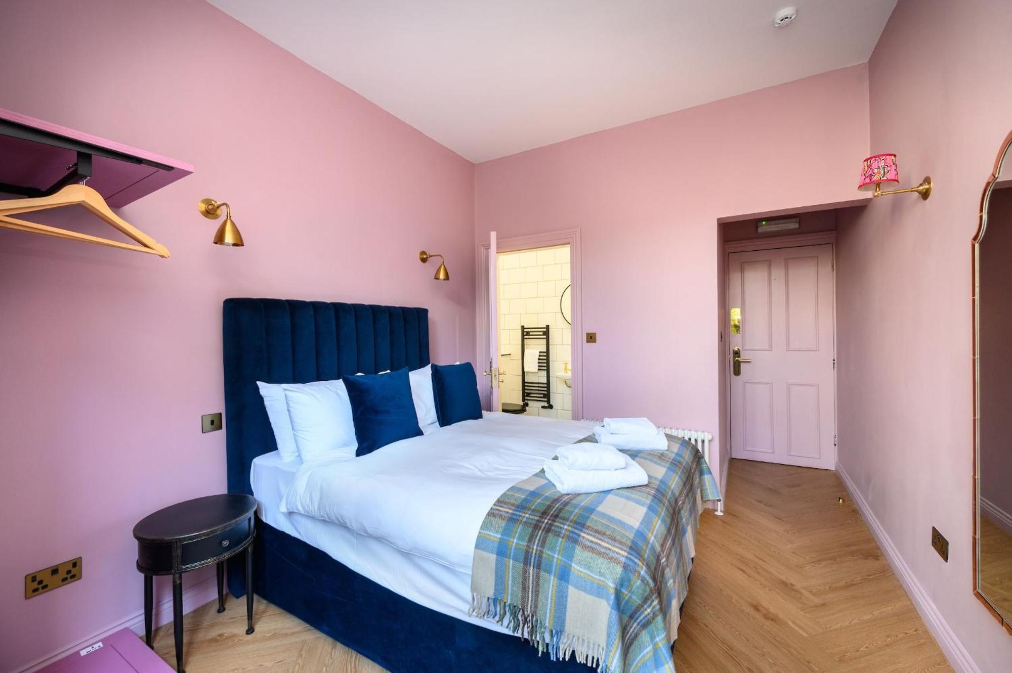 Queen Charlotte Guesthouse エディンバラ エクステリア 写真
