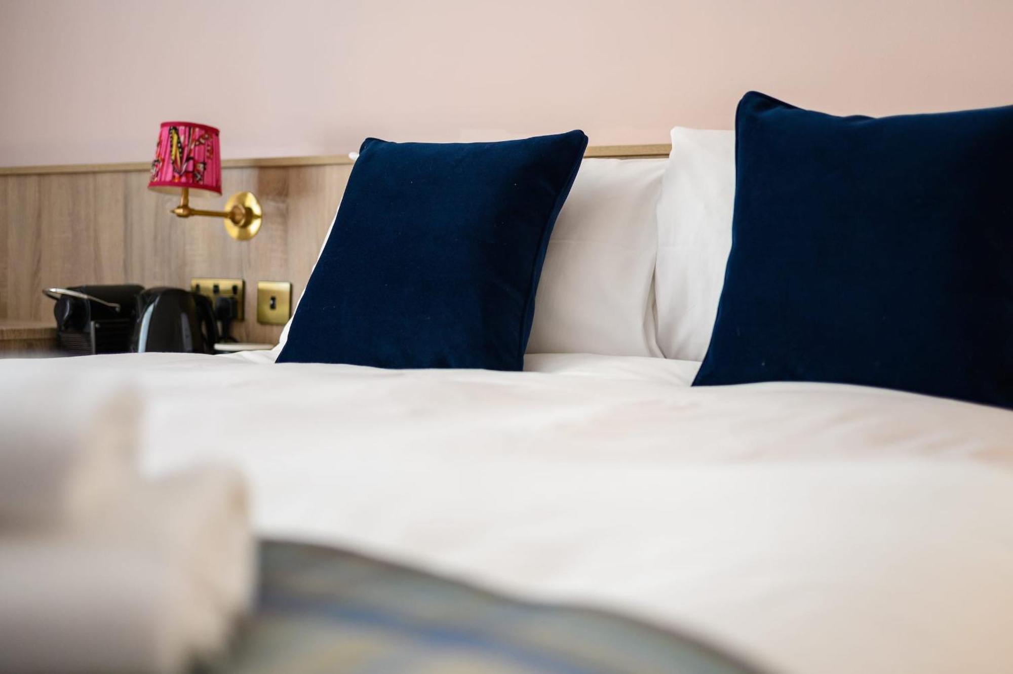 Queen Charlotte Guesthouse エディンバラ エクステリア 写真