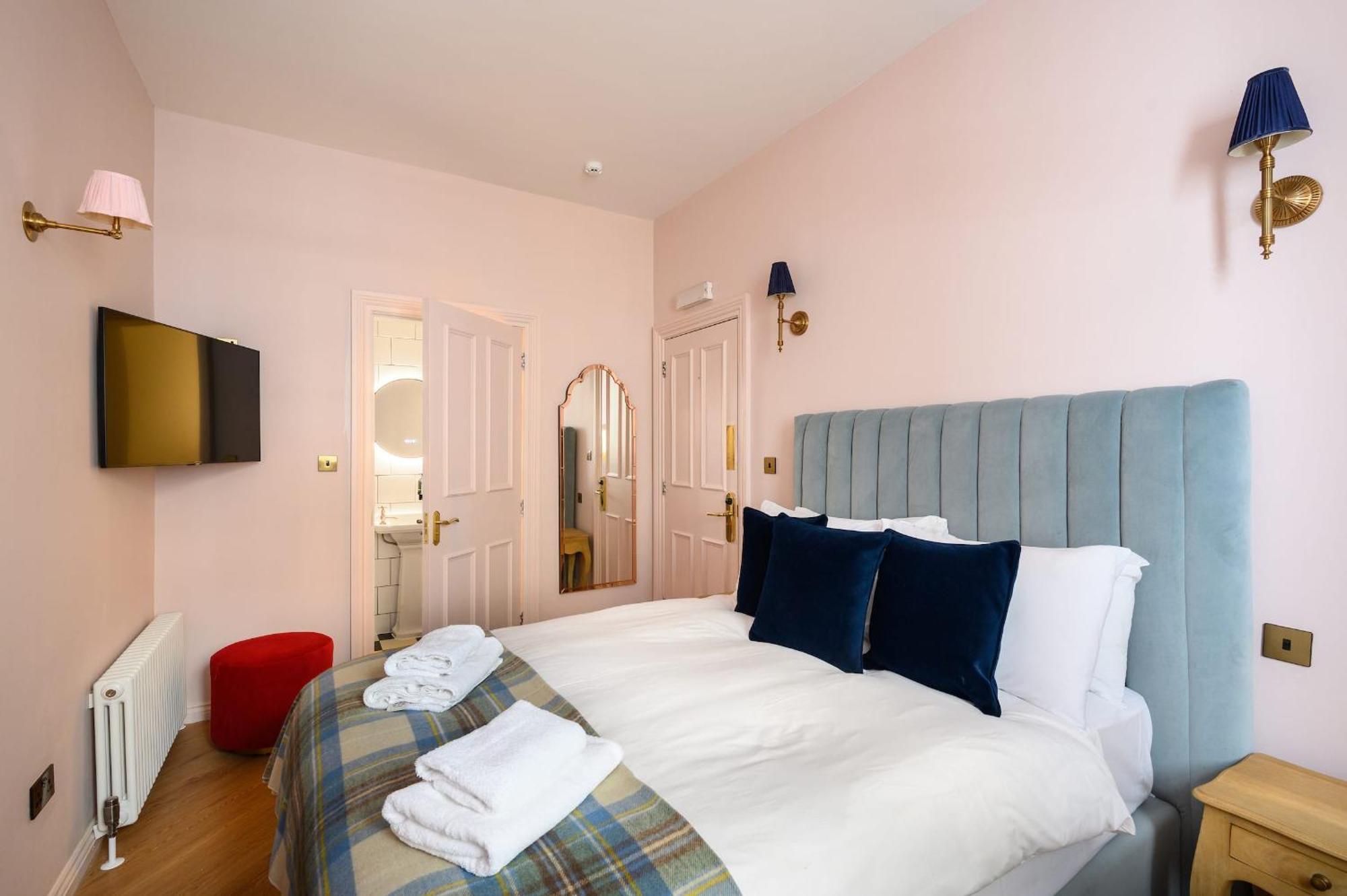 Queen Charlotte Guesthouse エディンバラ エクステリア 写真